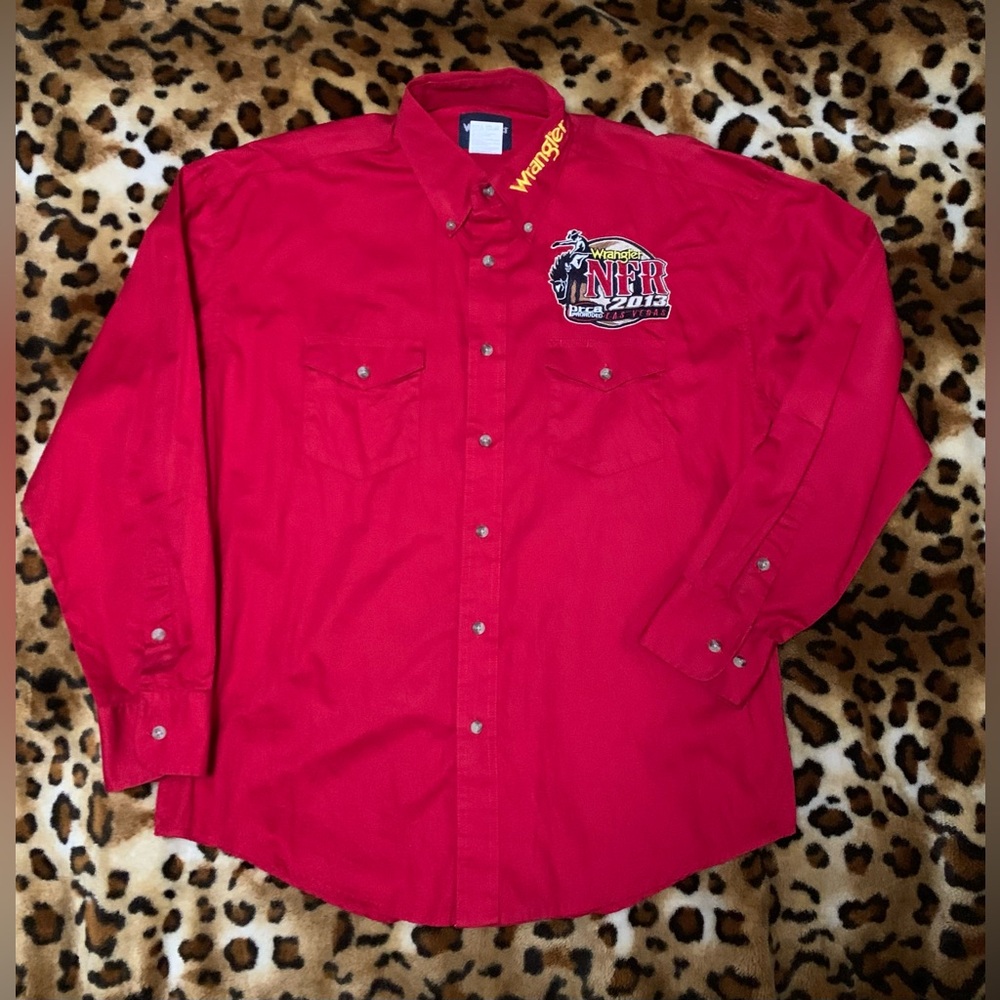 Wrangler long sleeve red shirt men’s. Large NFR 2013 Las Vegas rodeo - Picture 1 of 5